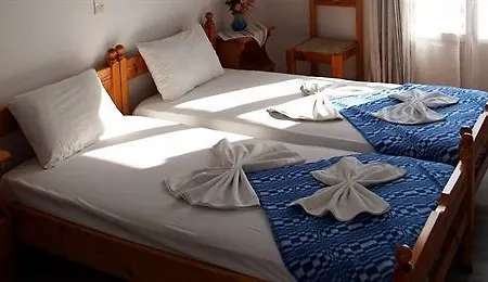Augusta & Apartment Naousa (Paros)