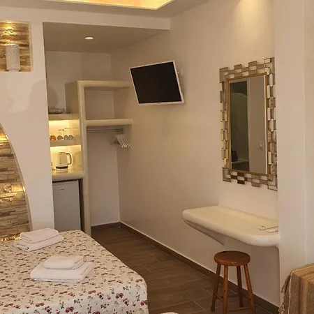 Augusta & Διαμέρισμα Νάουσα